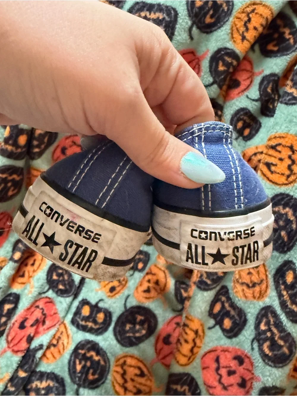 Converse youth low